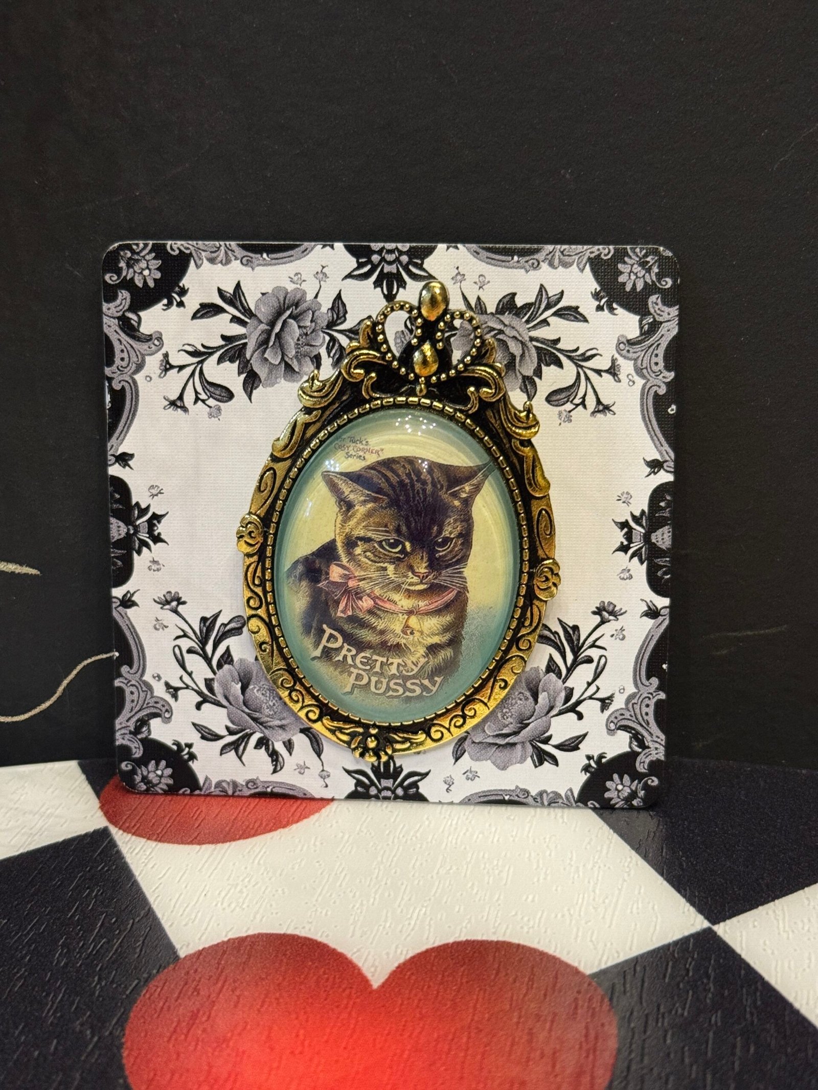 Gold Pretty Pussy Brooch